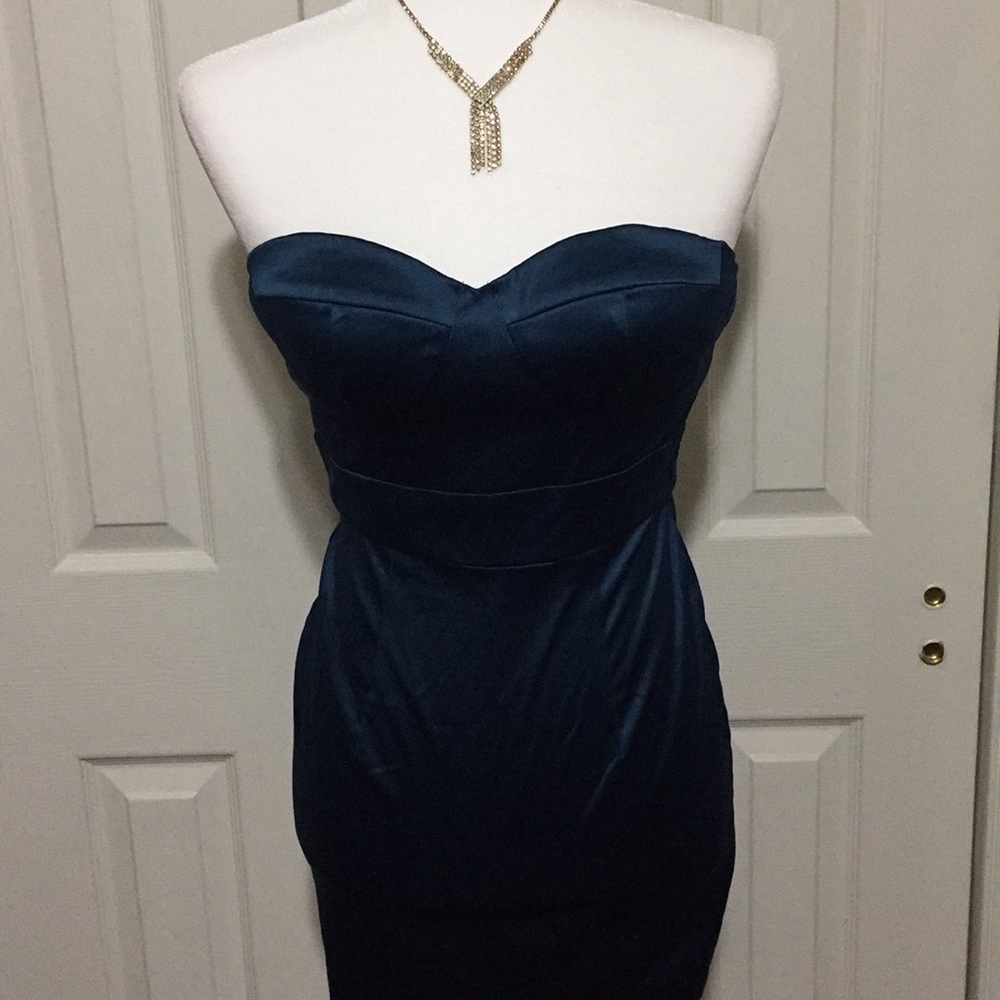 SALE STRAPLESS BLUE GEM FANCY OR COCKTAIL DRESS